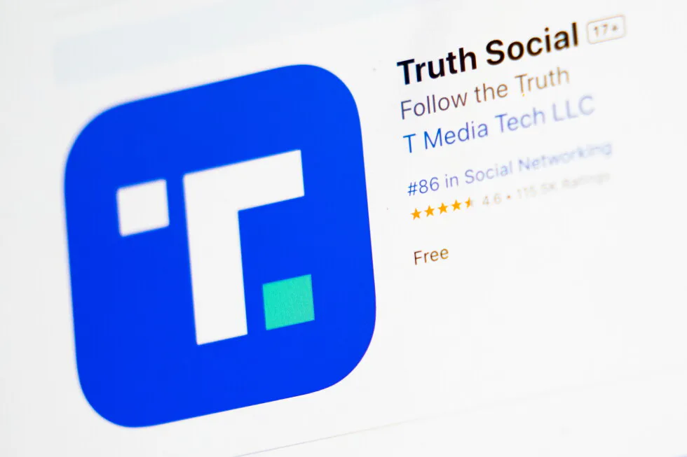 Екран завантаження застосунку Truth Social на ноутбуці