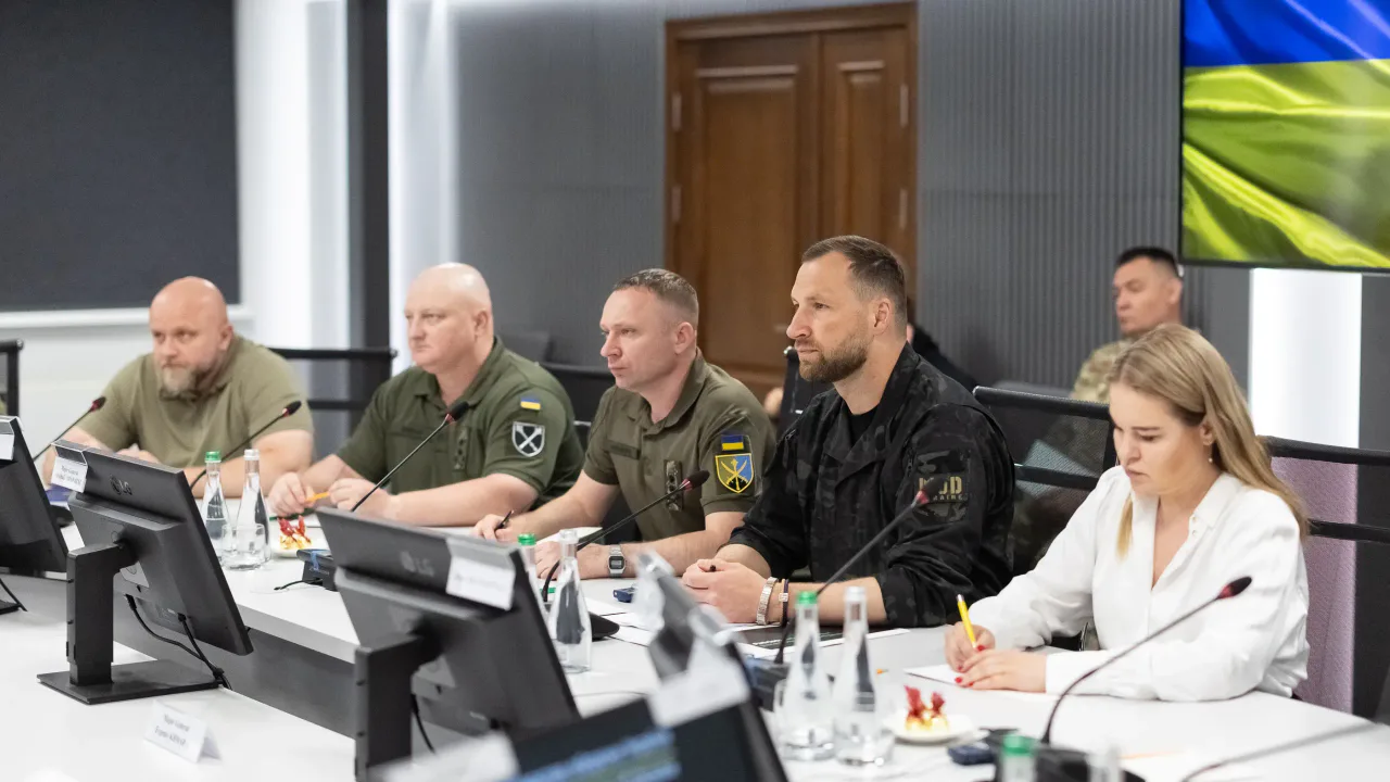 Українська оборонна делегація під час зустрічі з представниками США в Києві